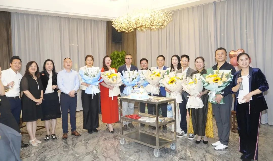 6579210b0d92f.png 640.png